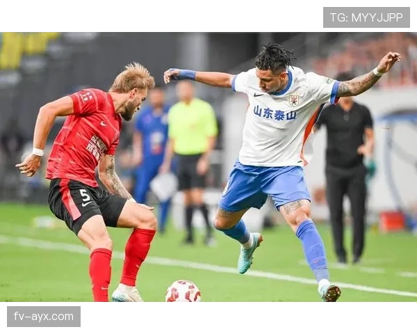 世界杯争议判罚引热议：裁判关键决定如何左右比赛结果